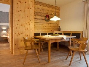 5 Sterne Appartement Ferlhof Krün Löwenzahn Esszimmer